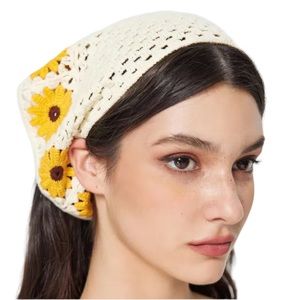 Crocheted Daisy Floral Headscarf Bandana